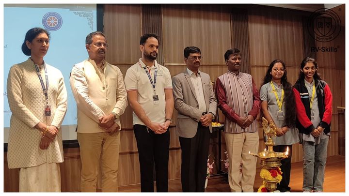 Chief guests with students